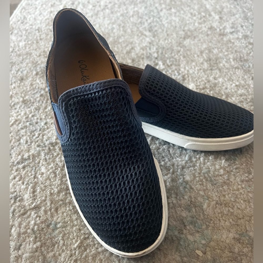 Like new women’s Olukai Pehuea slides size 6.5